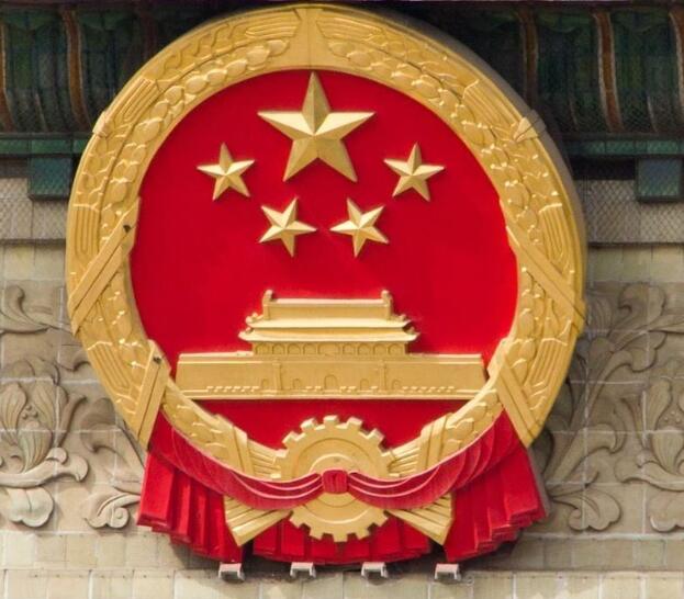 大型徽章定制和傳統徽章制作有何不同之處?